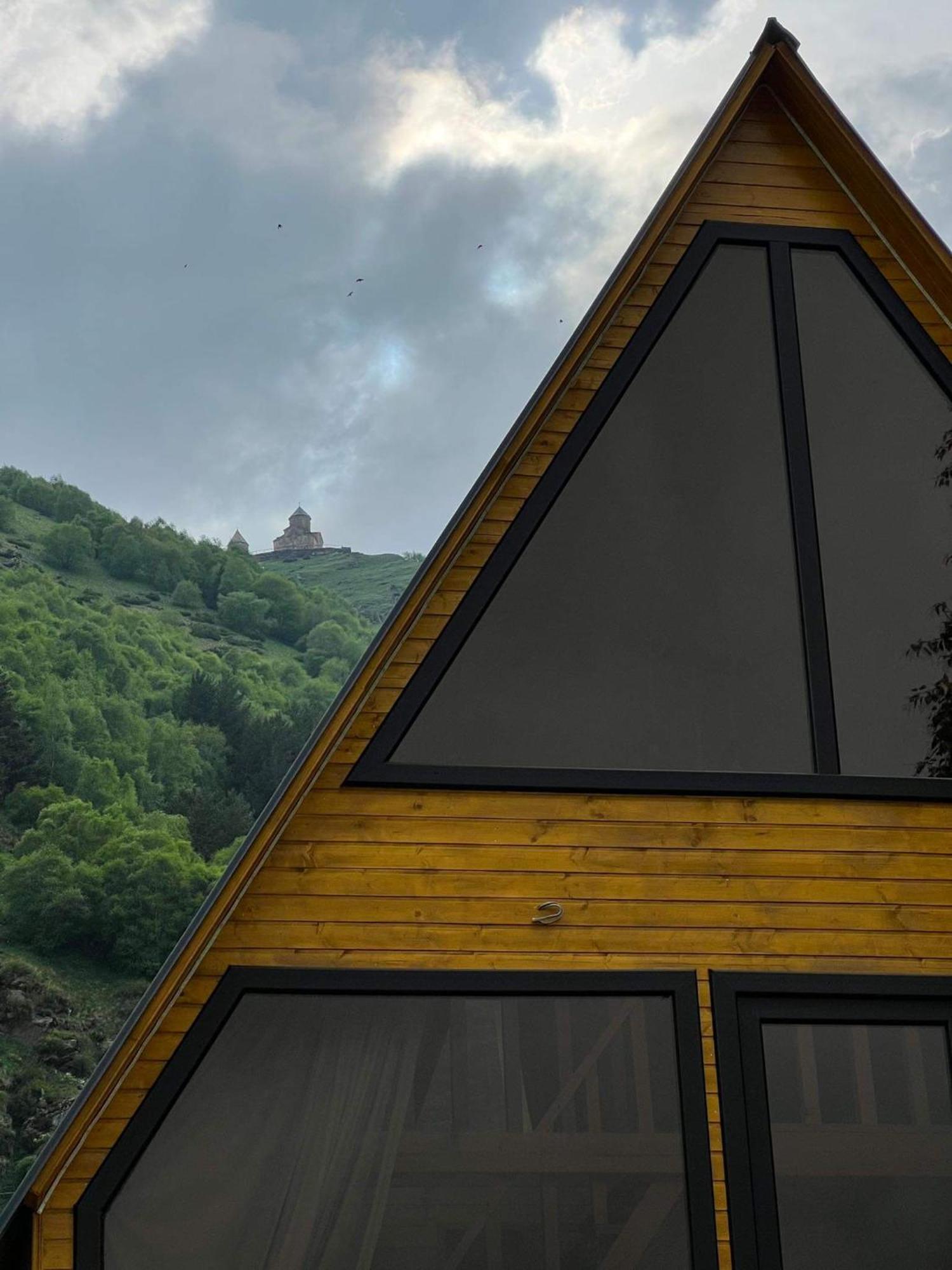 Pine Chalet Kazbegi Kamer foto